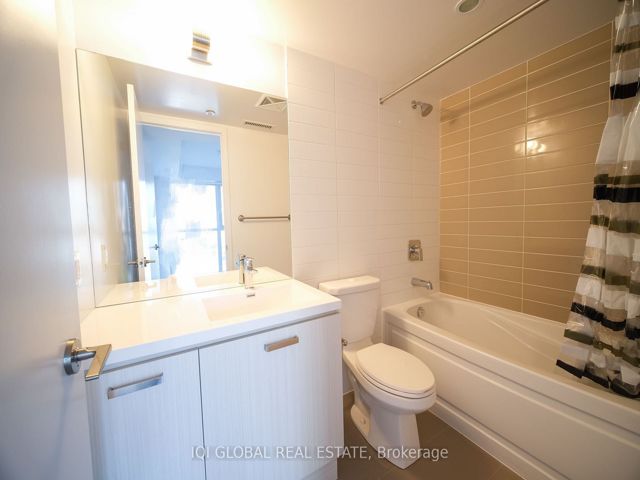 409 - 125 Redpath Ave
