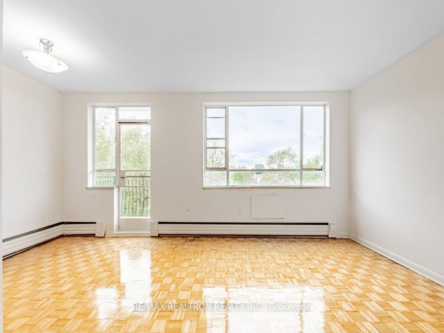 501 - 2895 Bathurst St