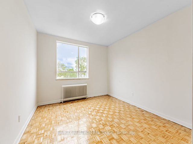 501 - 2895 Bathurst St