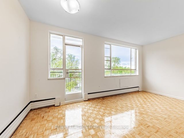 501 - 2895 Bathurst St