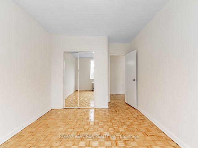 501 - 2895 Bathurst St