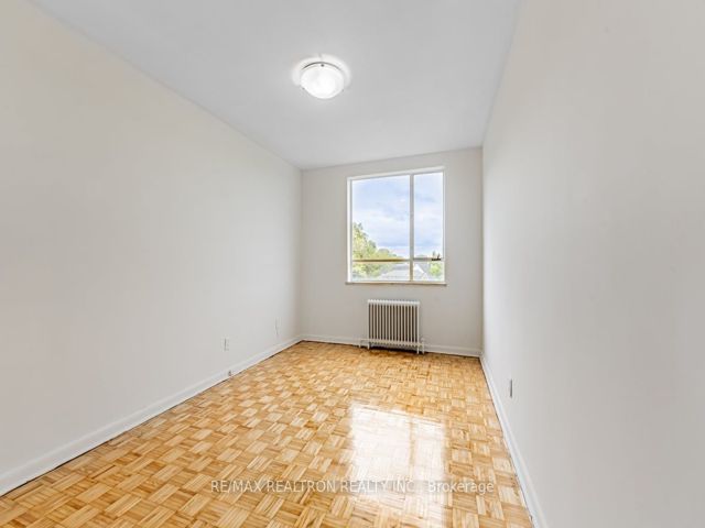 501 - 2895 Bathurst St