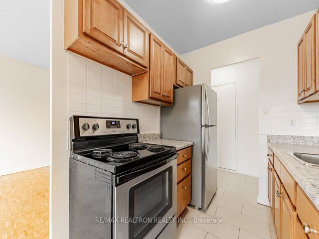 501 - 2895 Bathurst St