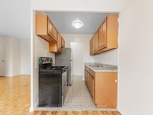 501 - 2895 Bathurst St