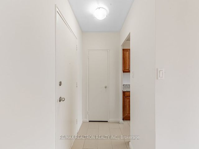 501 - 2895 Bathurst St