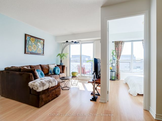 509 - 872 Sheppard Ave W