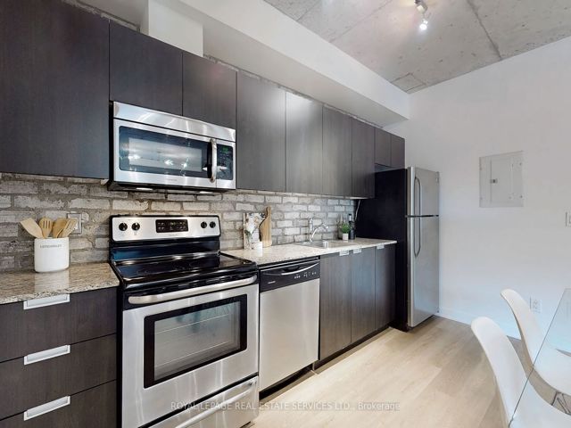 507 - 400 Wellington St W