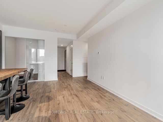 319 - 9 Tecumseth St