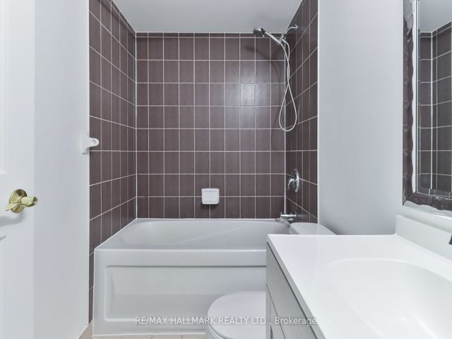 1701 - 51 Lower Simcoe St