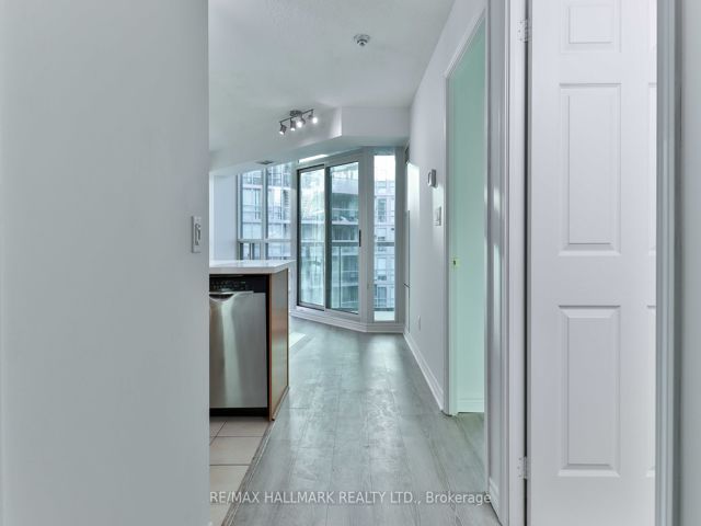 1701 - 51 Lower Simcoe St