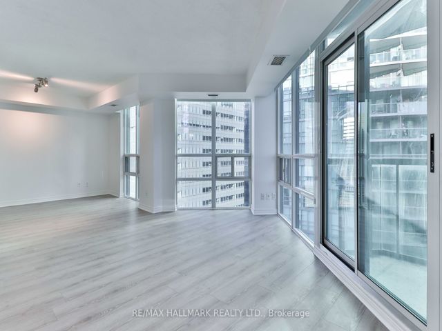 1701 - 51 Lower Simcoe St