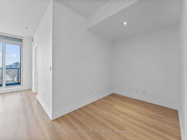 1016 - 2885 Bayview Ave