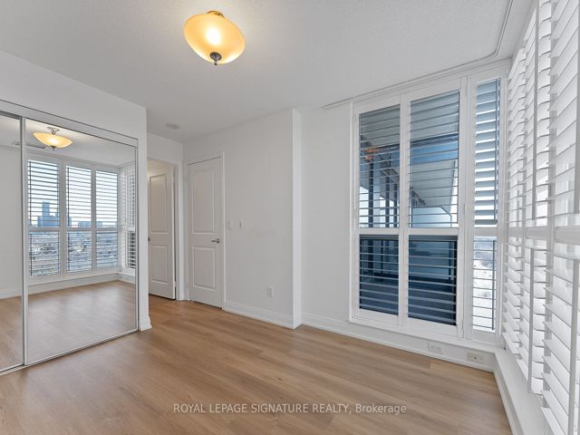 1016 - 2885 Bayview Ave