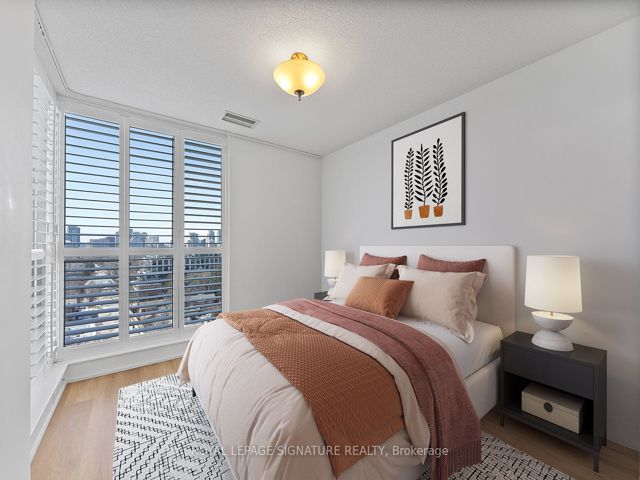 1016 - 2885 Bayview Ave
