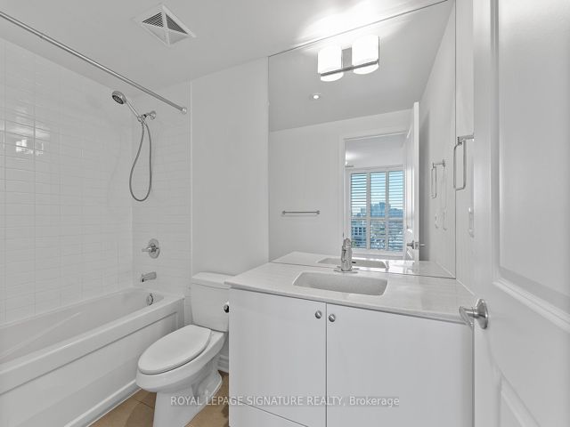 1016 - 2885 Bayview Ave