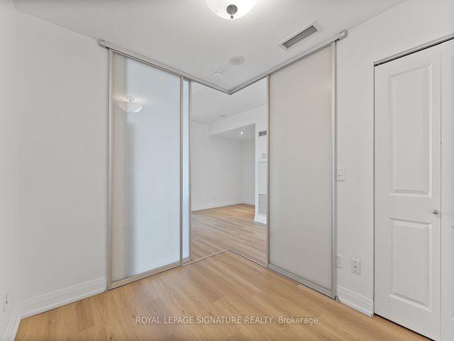 1016 - 2885 Bayview Ave