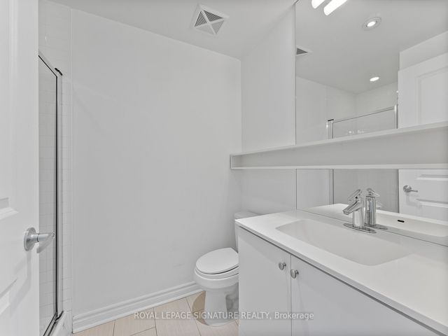 1016 - 2885 Bayview Ave