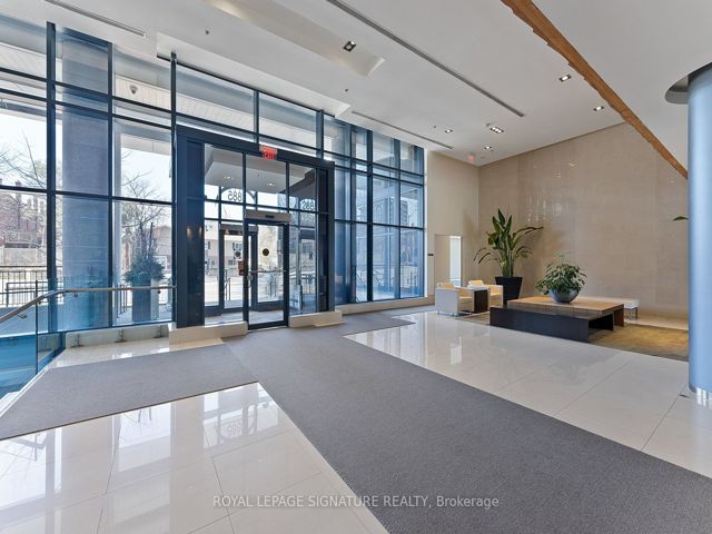 1016 - 2885 Bayview Ave