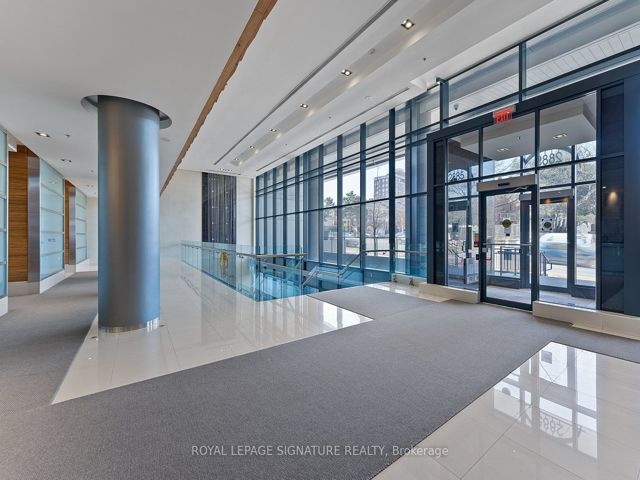 1016 - 2885 Bayview Ave