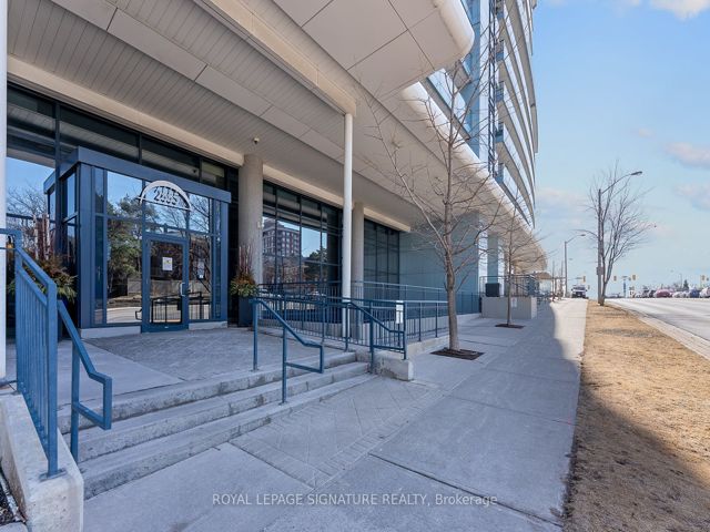 1016 - 2885 Bayview Ave
