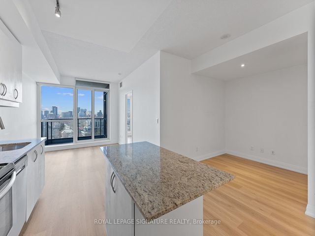1016 - 2885 Bayview Ave