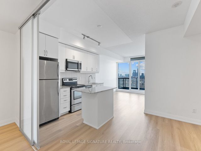 1016 - 2885 Bayview Ave