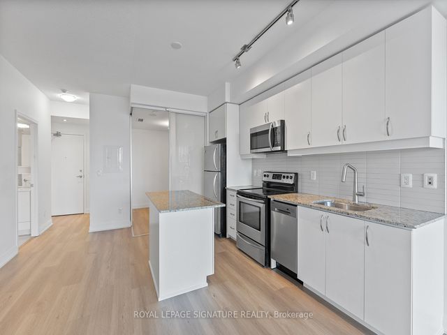 1016 - 2885 Bayview Ave