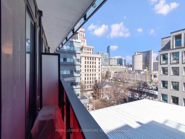 711 - 215 Queen St W