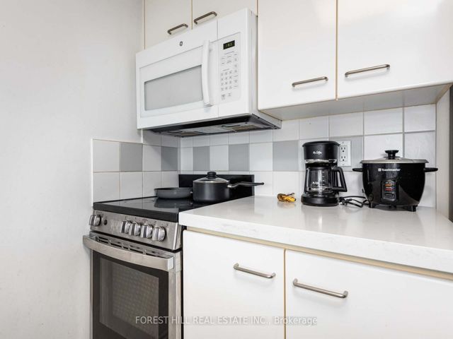 2811 - 38 Elm St