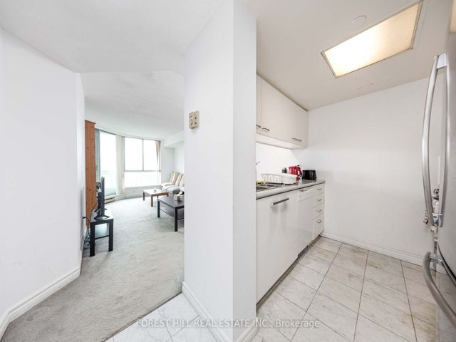 2811 - 38 Elm St
