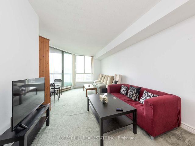 2811 - 38 Elm St