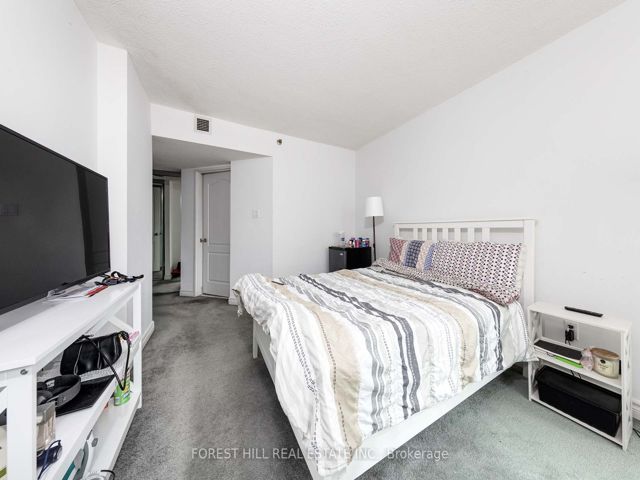 2811 - 38 Elm St