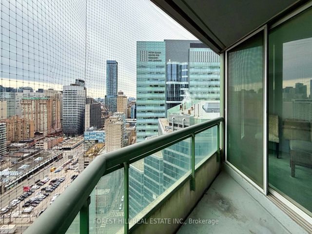 2811 - 38 Elm St
