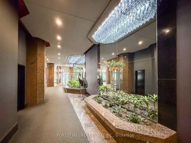 2811 - 38 Elm St