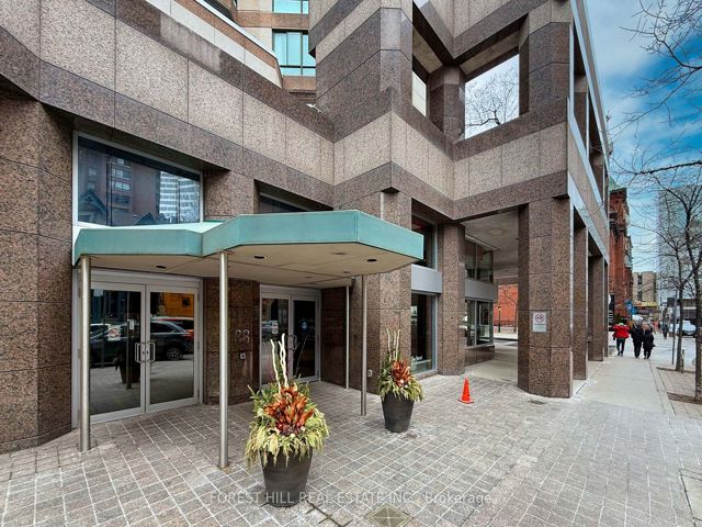 2811 - 38 Elm St