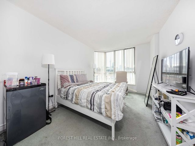 2811 - 38 Elm St