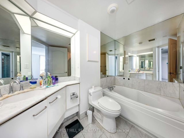 2811 - 38 Elm St