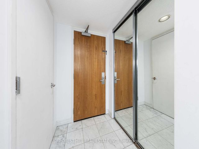 2811 - 38 Elm St