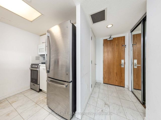 2811 - 38 Elm St