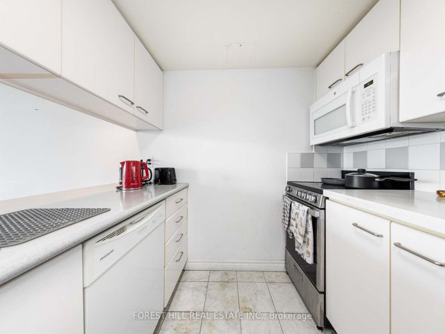 2811 - 38 Elm St