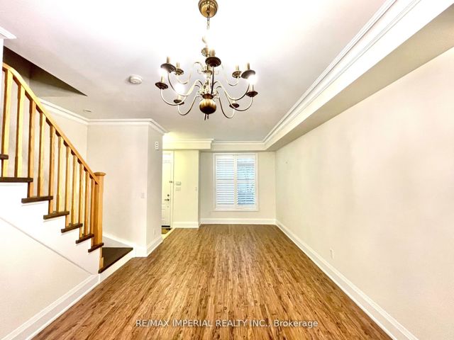 Th8 - 5 Oakburn Cres