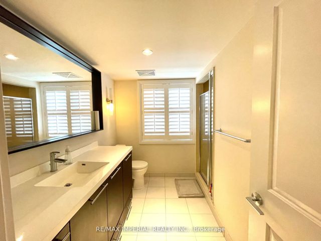 Th8 - 5 Oakburn Cres