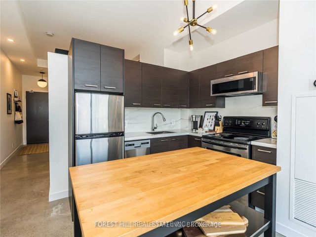 405 - 549 King St E