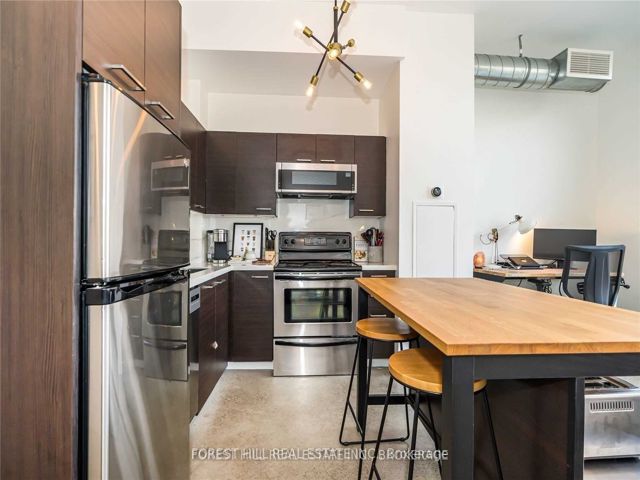 405 - 549 King St E