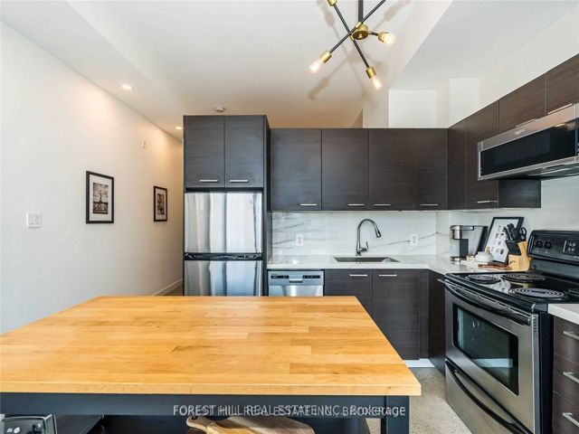 405 - 549 King St E