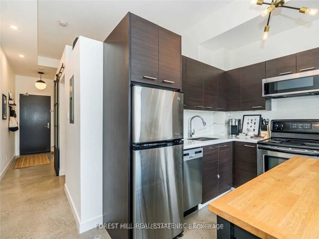 405 - 549 King St E