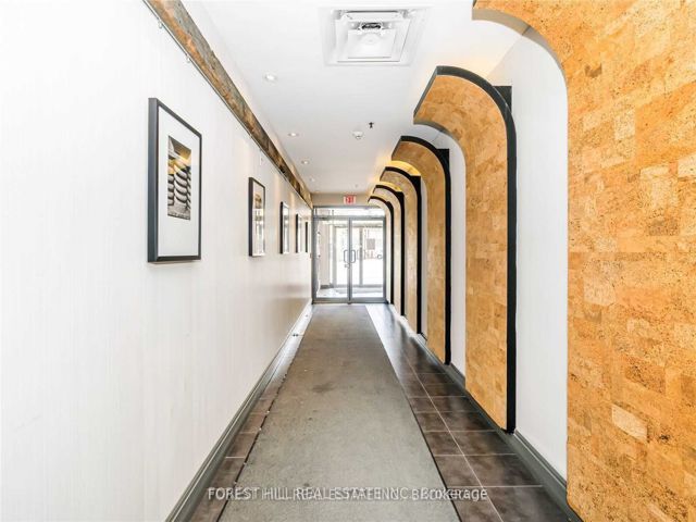 405 - 549 King St E