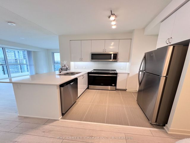 3017 - 4955 yonge St
