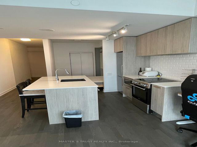 1106 - 57 St Joseph St