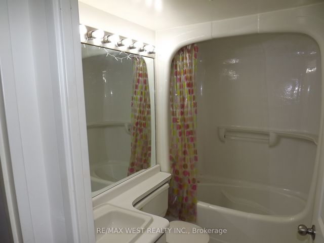 2203 - 7 Bishop Ave